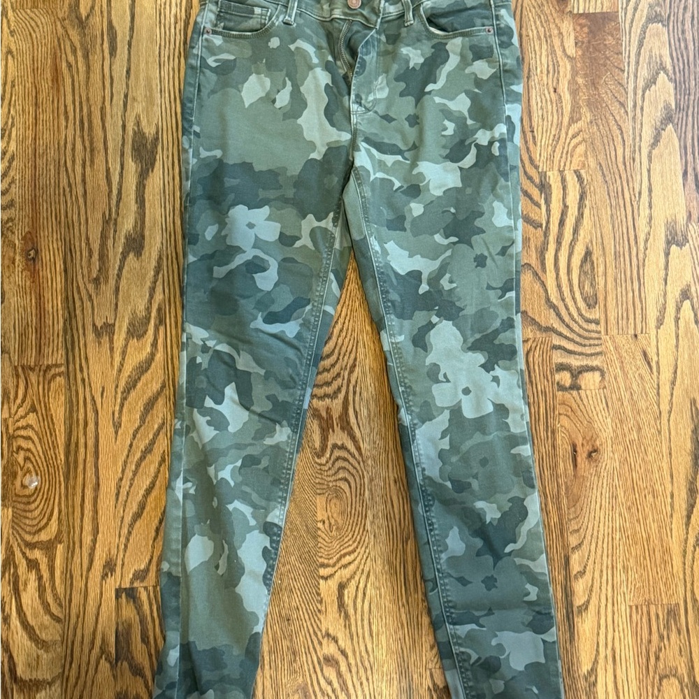 Old Navy Camouflage Super Skinny Jeans